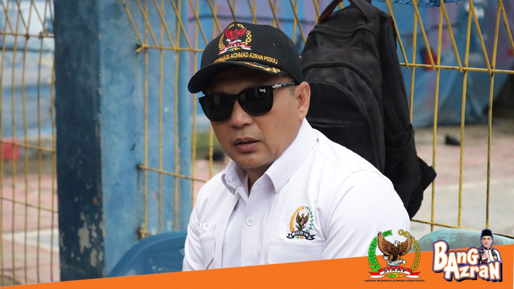 bang azran pakai topi